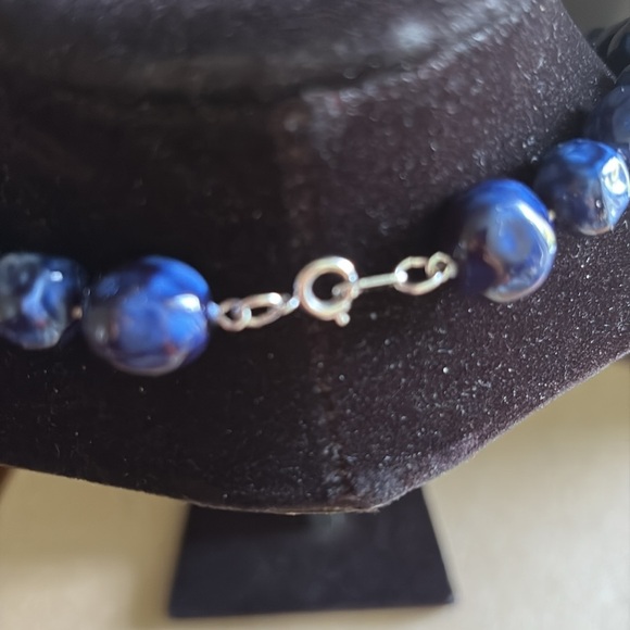 Vintage Avon Midnight Blue Beaded Necklace with Silver Clasp ~ Elegant Flair 87 - Picture 4 of 12
